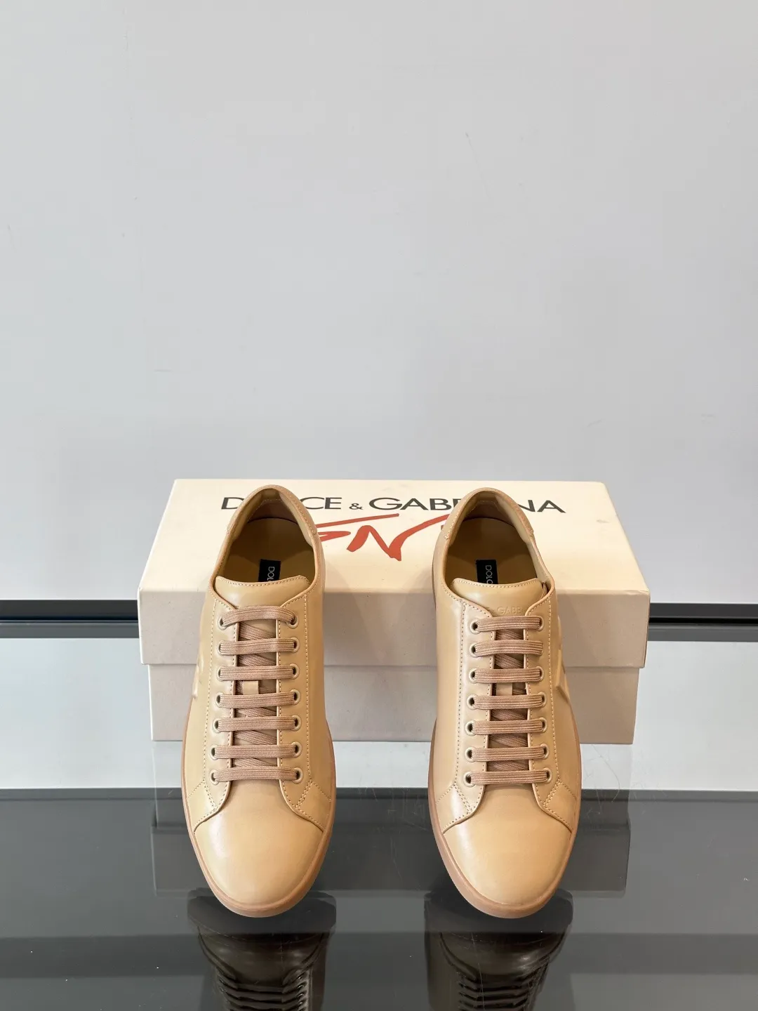 Men's shoes 💰p400 "DG" Dolce & Gabbana fashion casual shoes, high-end boutique men's casual sports shoes! Imported first layer cowhide. The contrasting color design attracts the eye, and the brand logo decoration on the tongue is exquisite and luxurious, super A level! Compared with the genuine product at the counter, the version is no worse at all! size: 38-44 (45 customized)